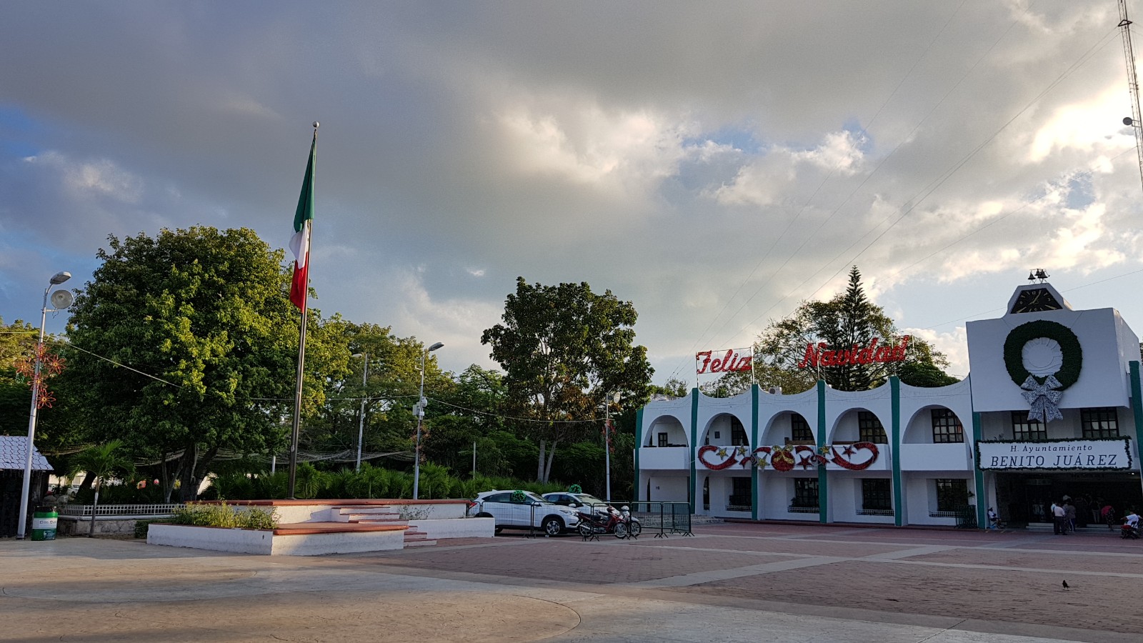 Pueblo de Tulum y Avenida Tulum, Tulum