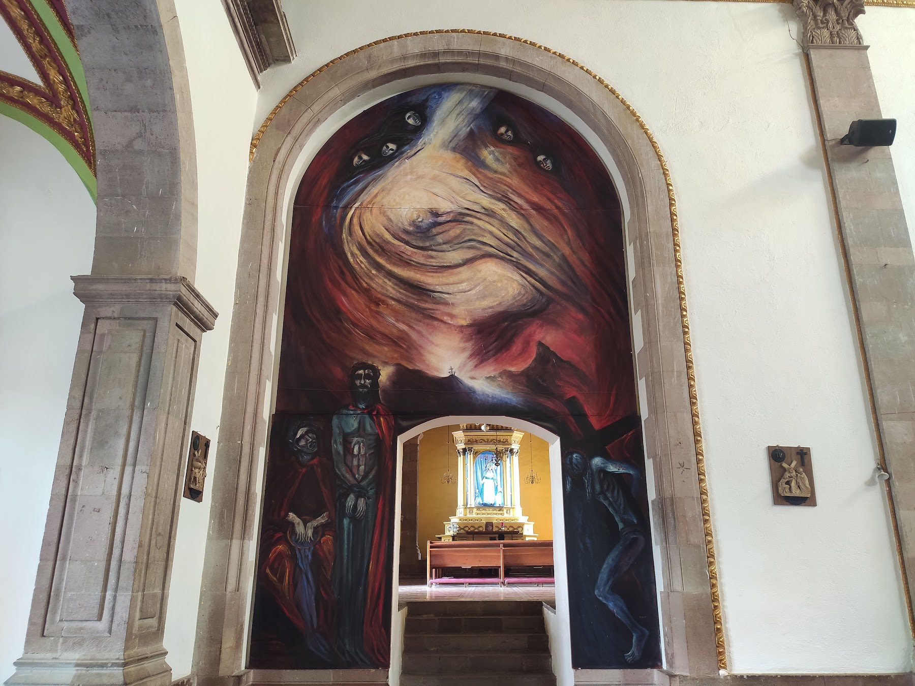 Templo de Santa María Ahuacatlán (Cristo Negro), Valle de Bravo